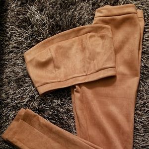 Akira| Two piece set | Suede | Blush color